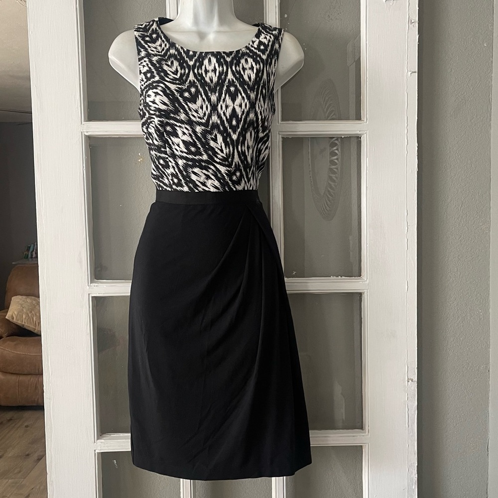 Hilton Hollis Chic‎ Black and White Patterned Midi Dress